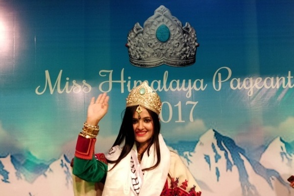 Preksha Rana from Gaggal, Himachal Pradesh, wins the crown of the Miss Himalaya Pageant 2017 in McLeod Ganj, India, on 8 October 2017.